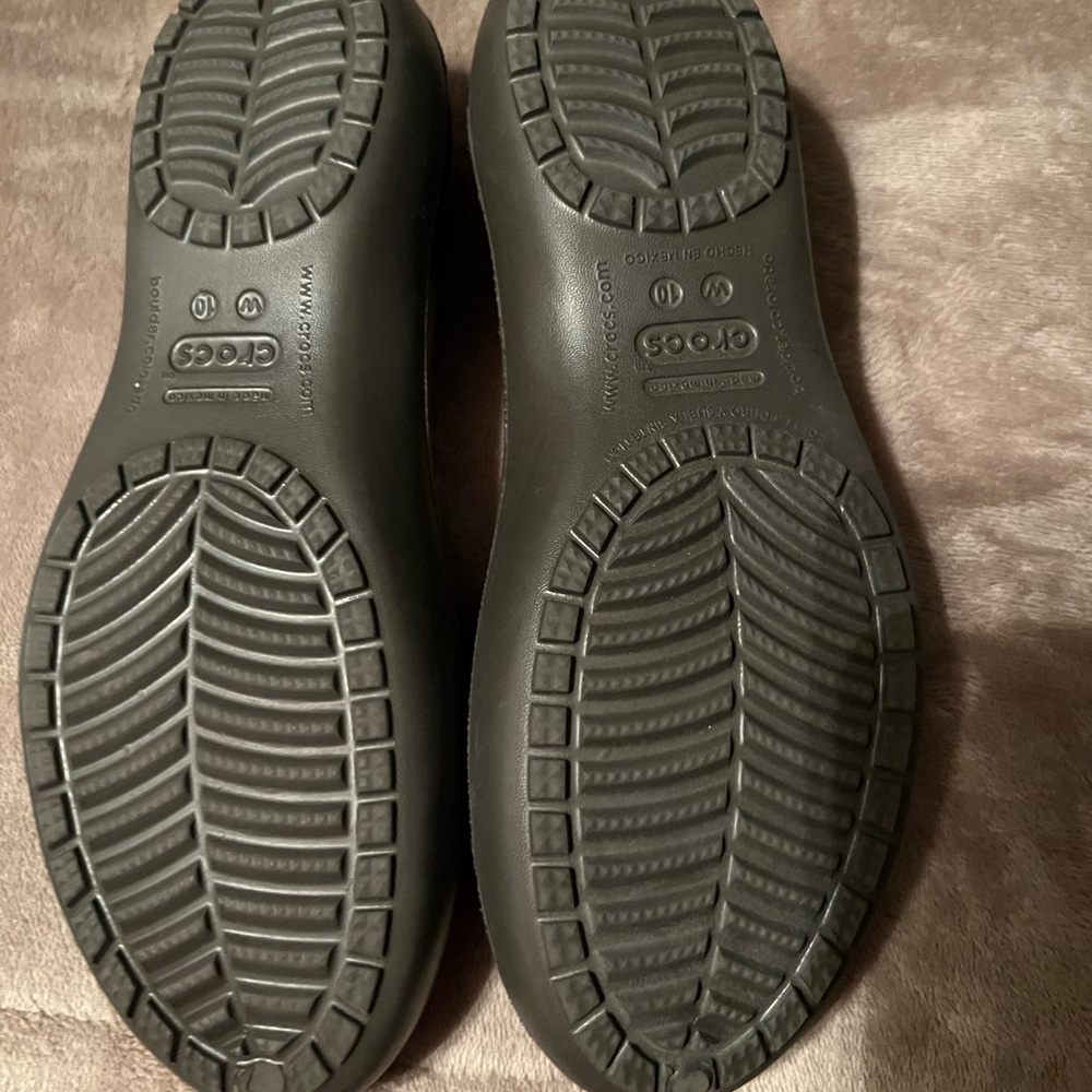 Crocs  brown flat dress/ work shoes new without tag